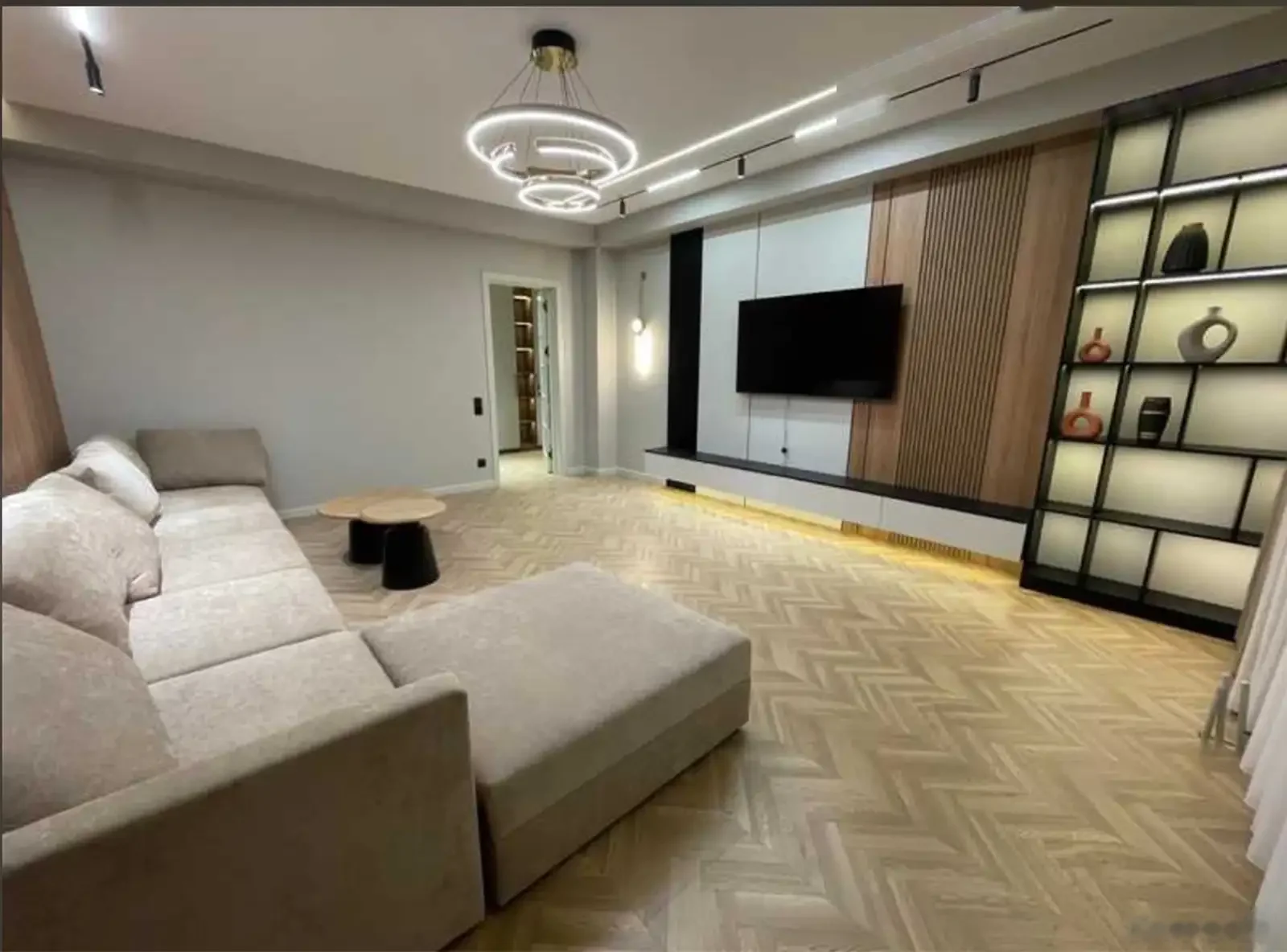 2-комн. квартира, 10 этаж, 100м², Славянский