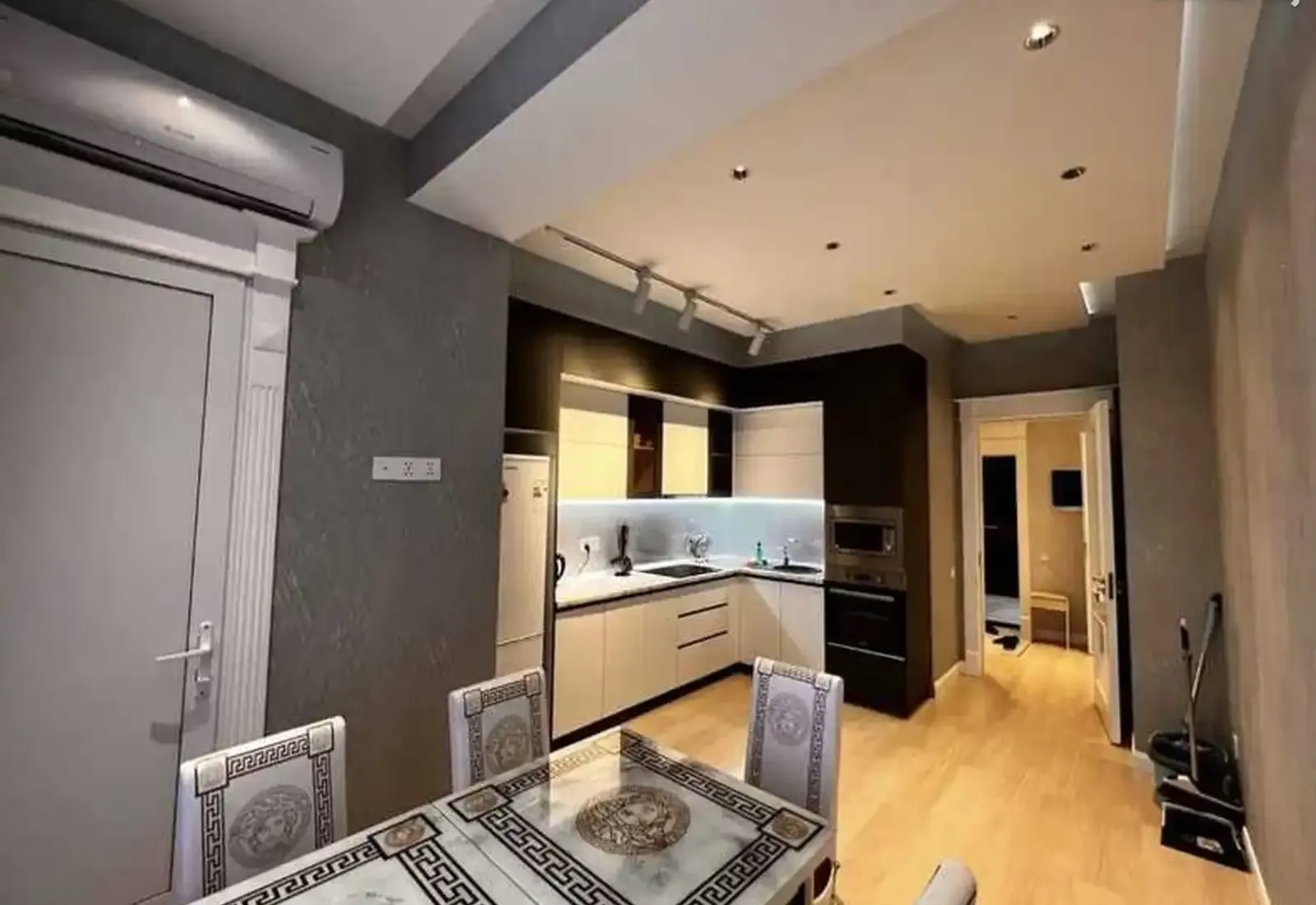3-комн. квартира, 11 этаж, 112м², Садбарг,ру ба руи доми Гелос