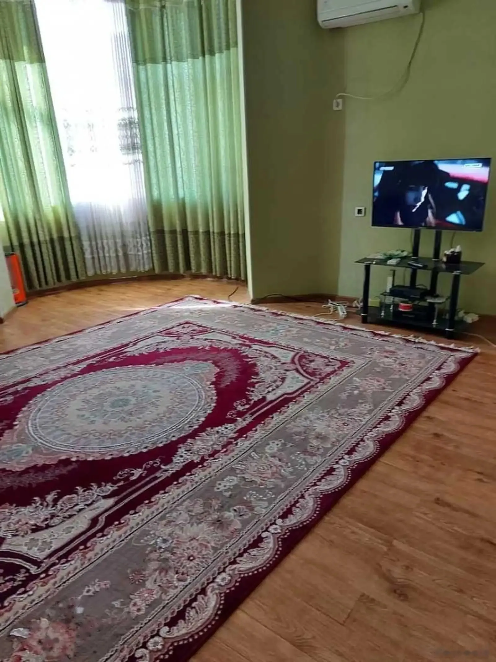 3-комн. квартира, 2 этаж, 77м², Сино