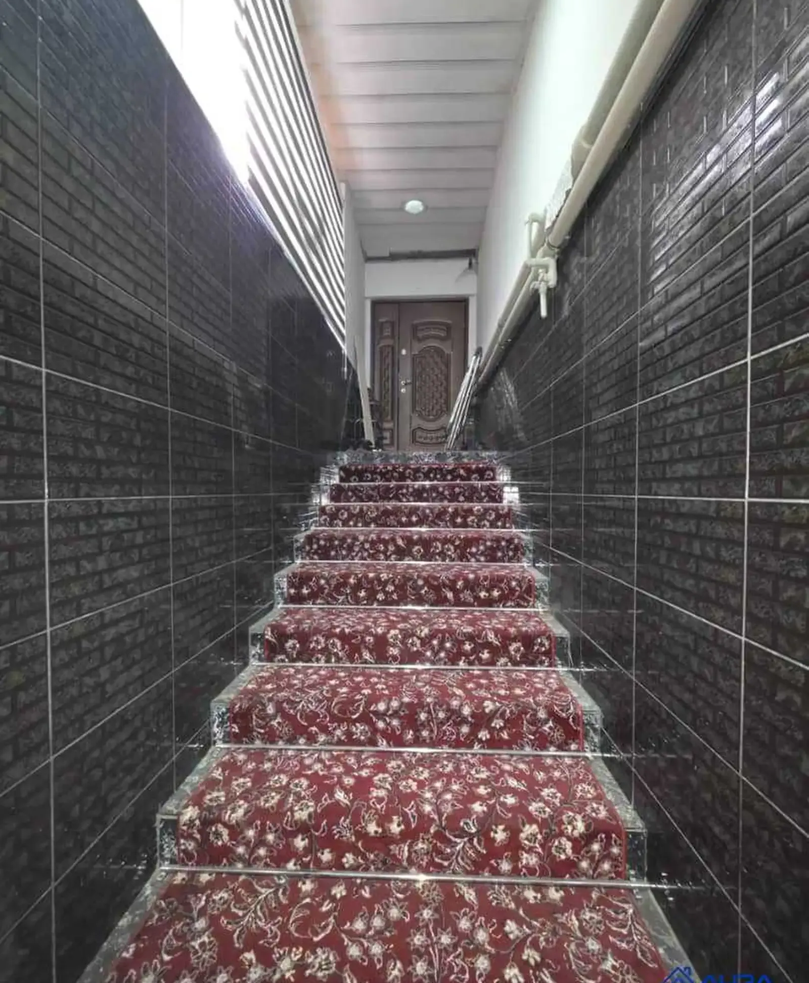 2-комн. квартира, Цокольный этаж, 60 м², Сино