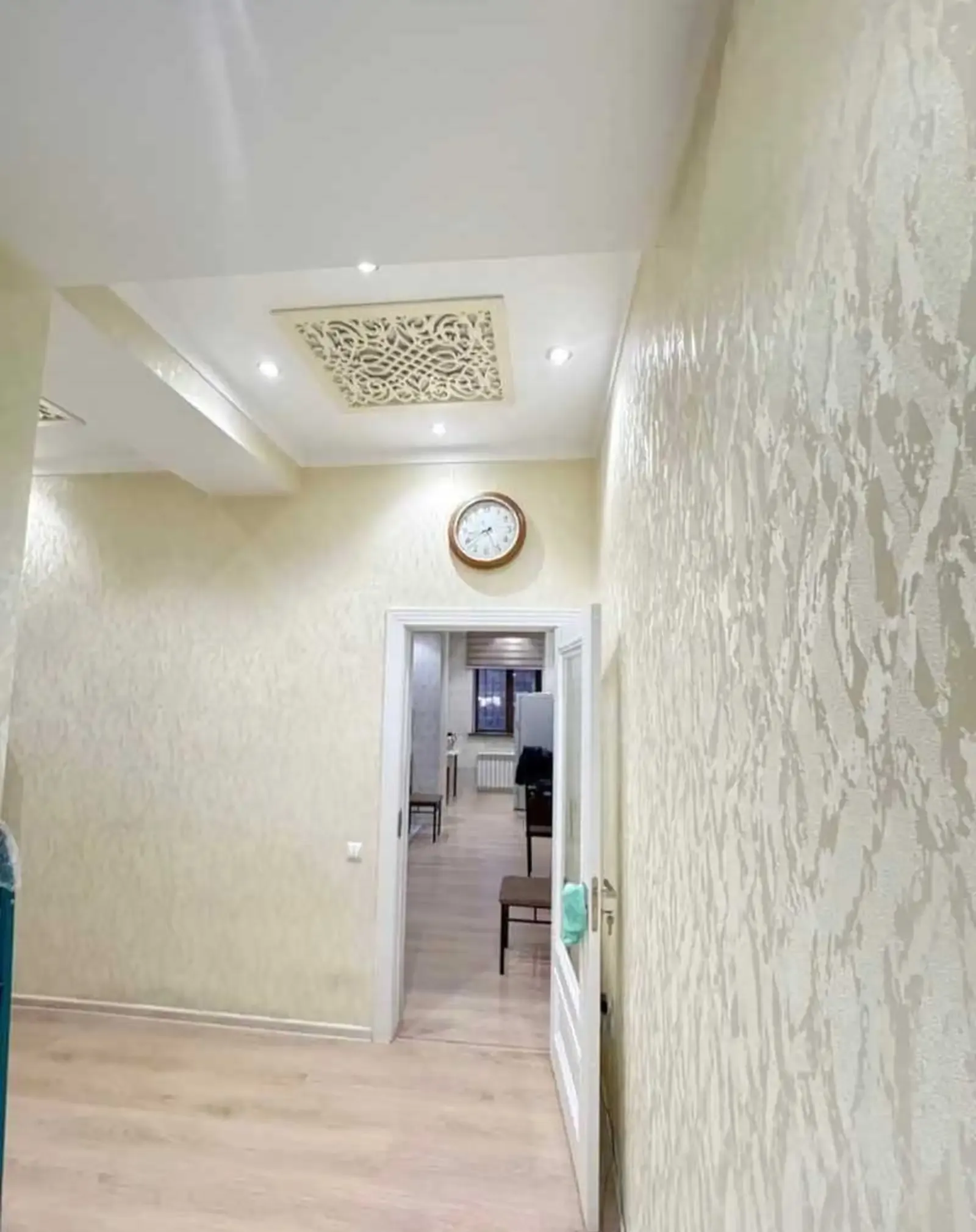 3-комн. квартира, 2 этаж, 100м², Сино