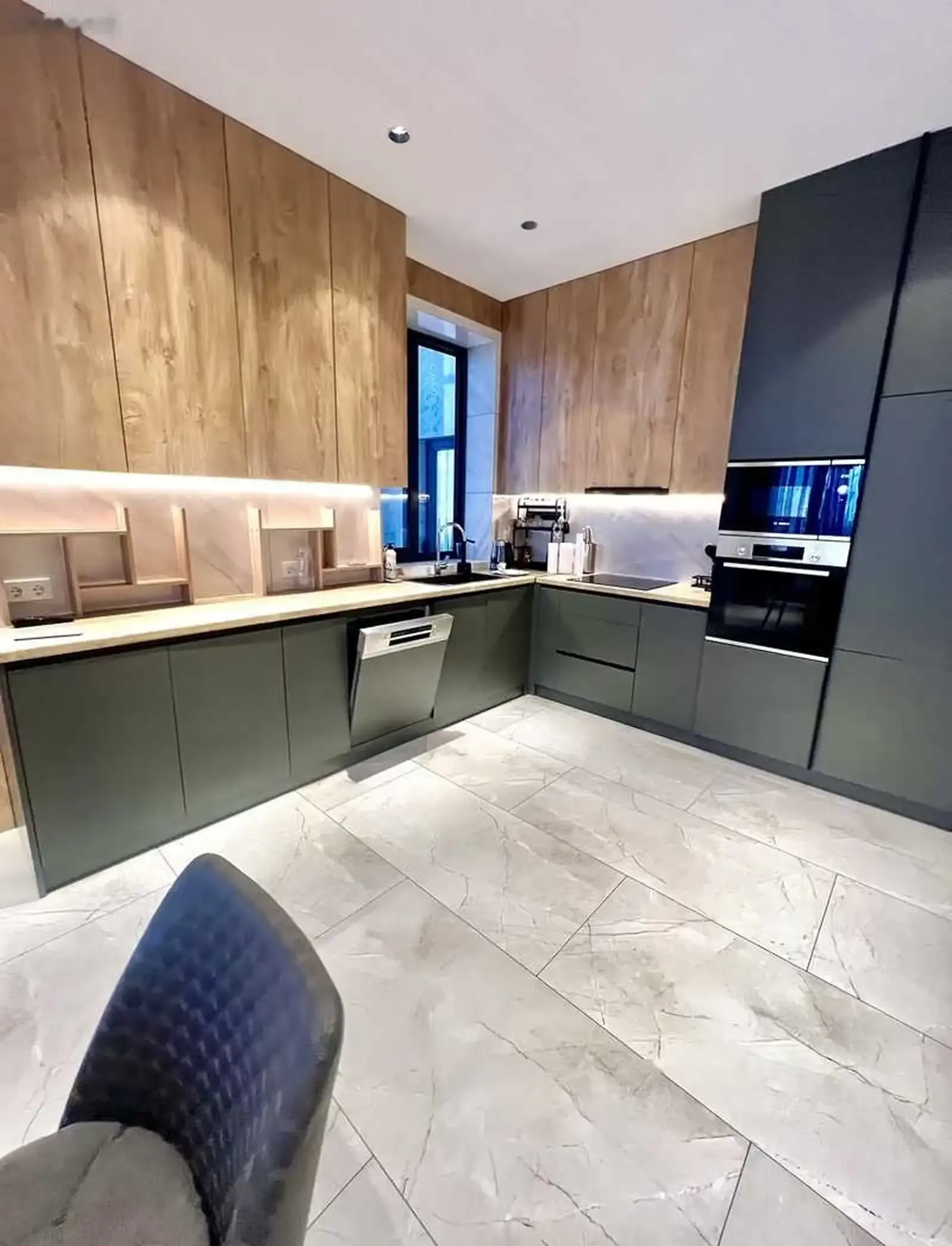 2-комн. квартира, 12 этаж, 115м², ЦУМ