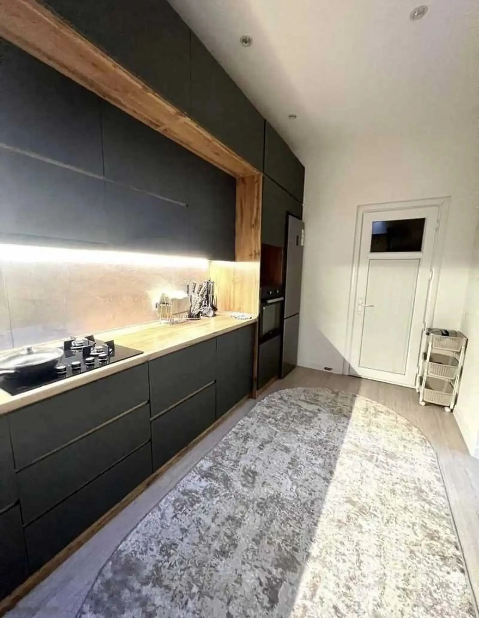 4-комн. квартира, 9 этаж, 200м², Садбарг доми Гелос