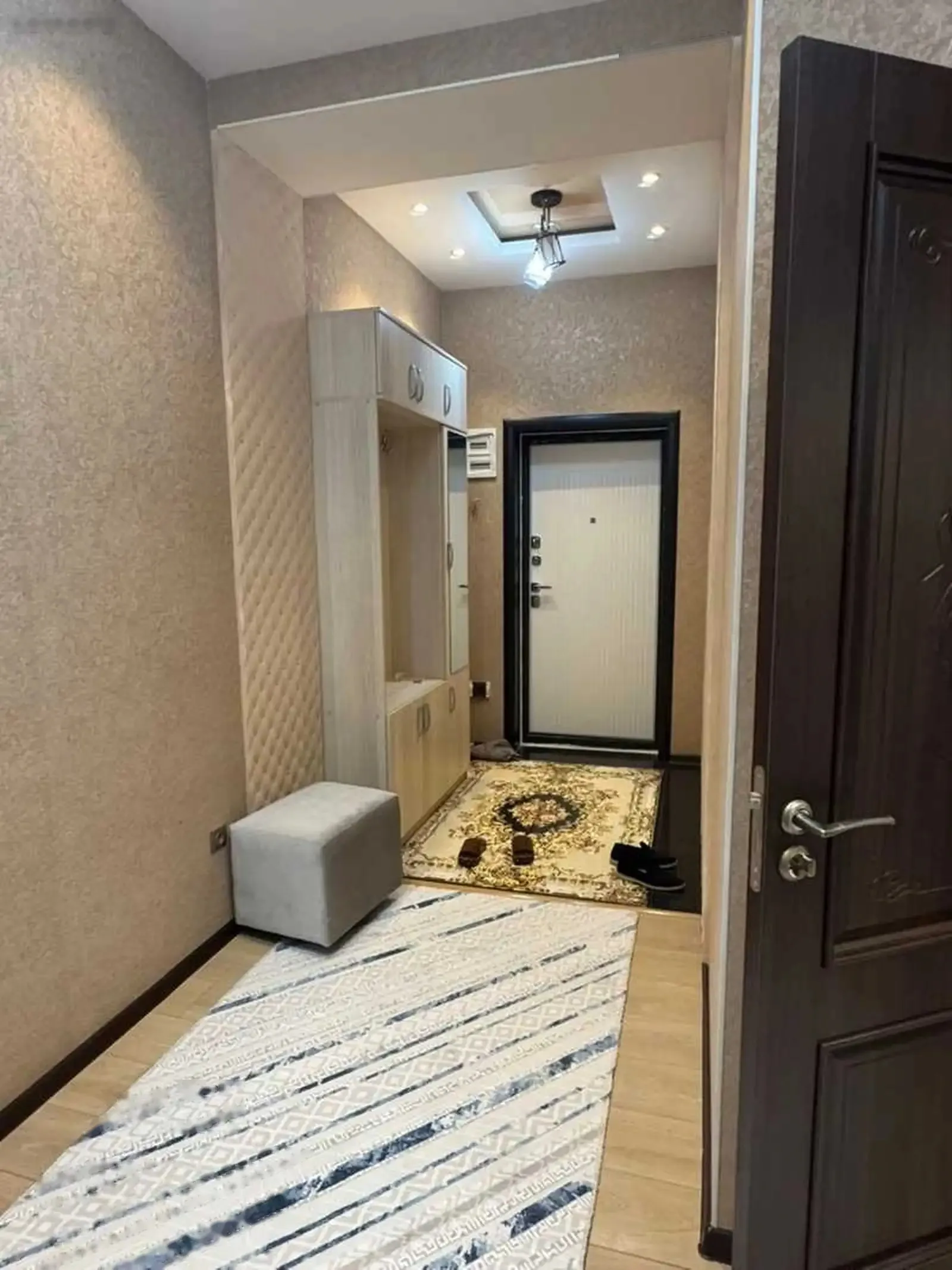 2-комн. квартира, 3 этаж, 75м², 82мкр