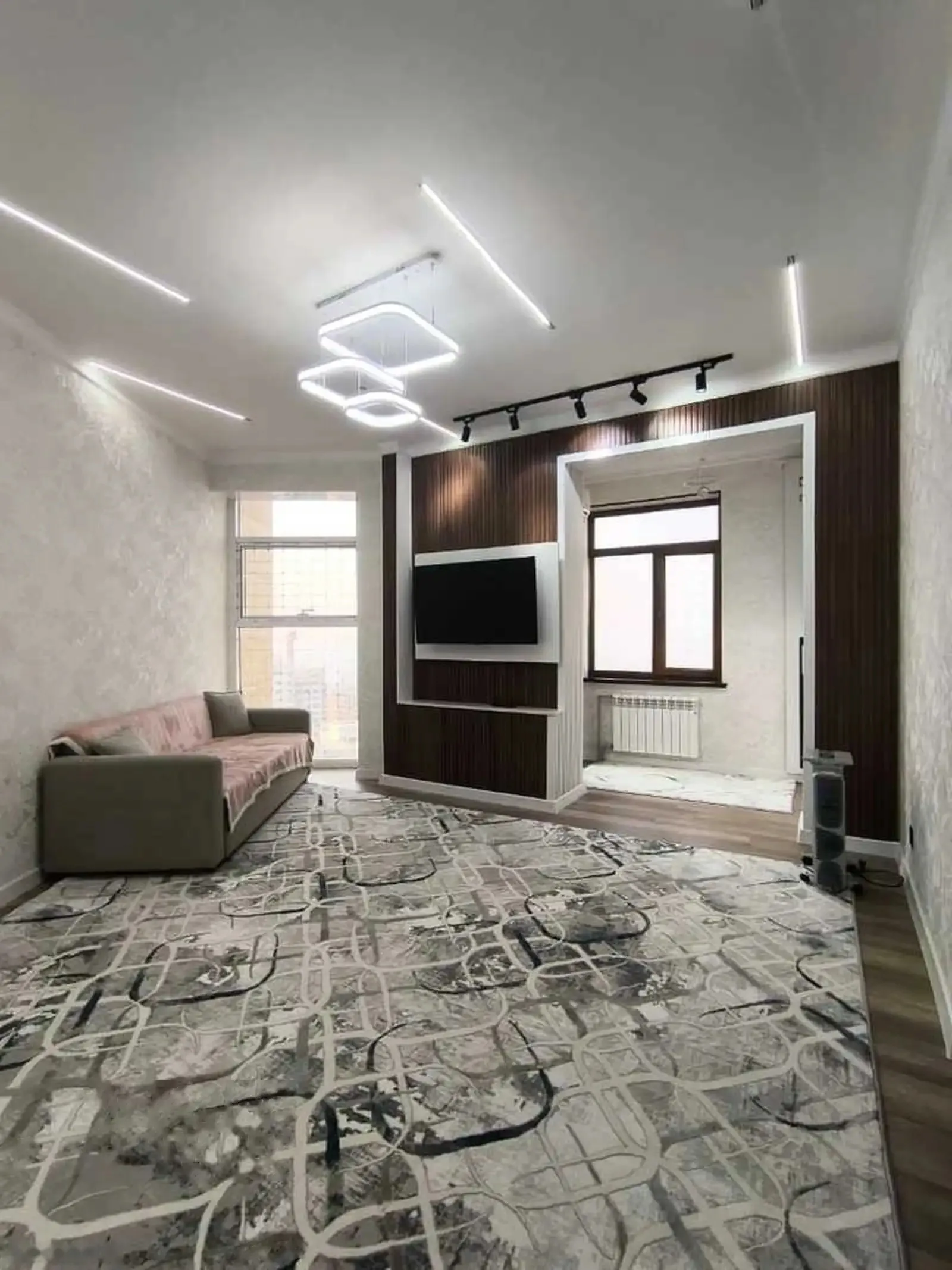 2-комн. квартира, 20 этаж, 72м², Дом печати