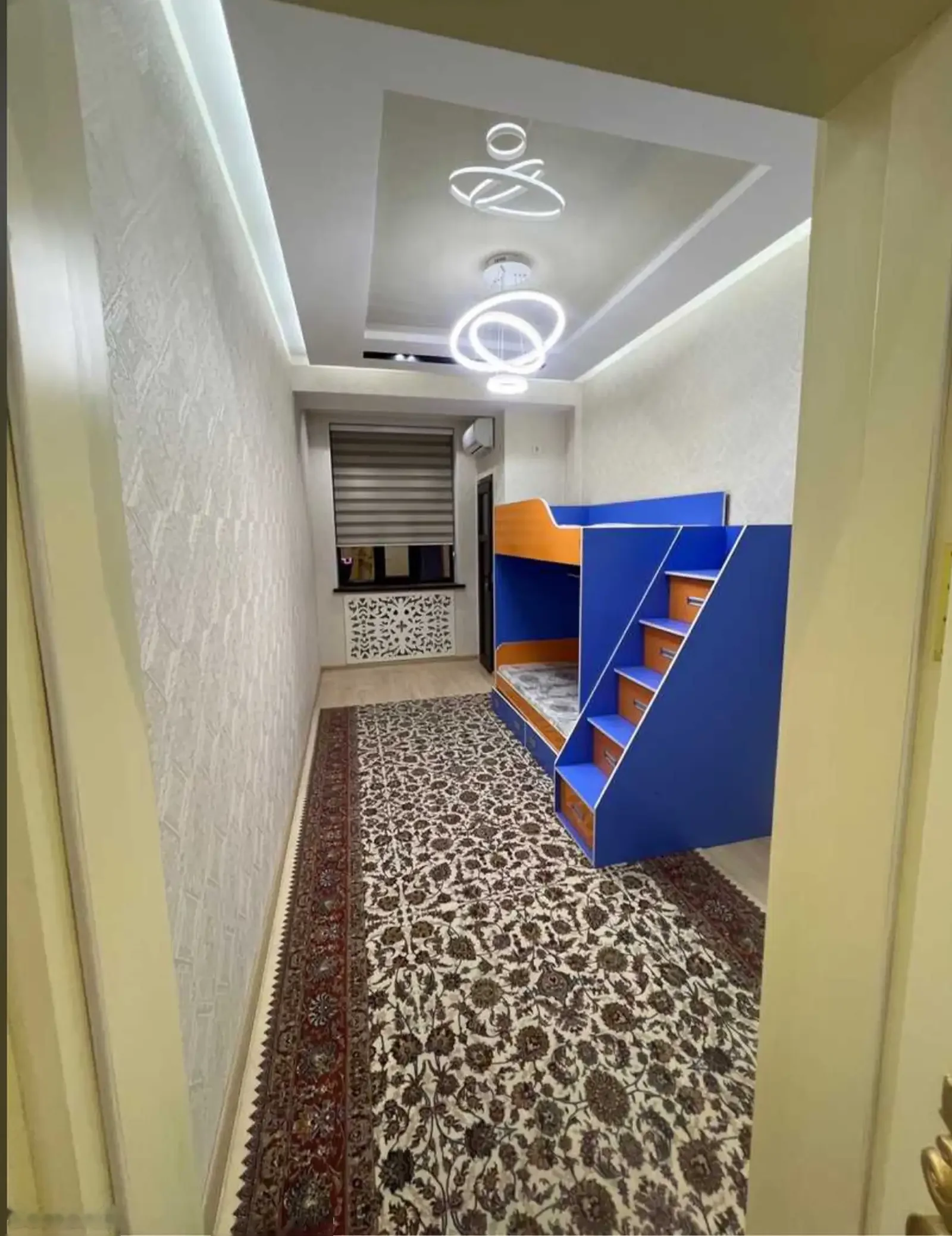 3-комн. квартира, 5 этаж, 129м², Повороти Аэропорт