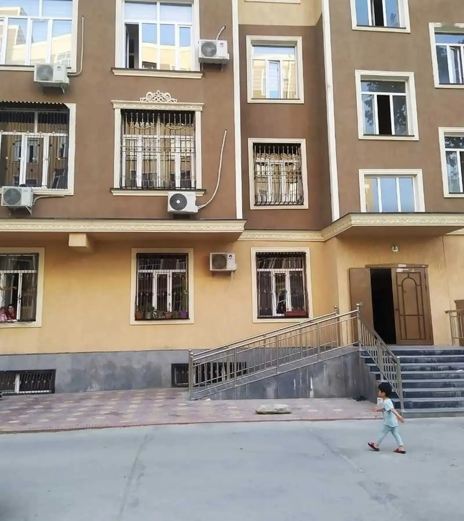 2-комн. квартира, 2 этаж, 55м², сино