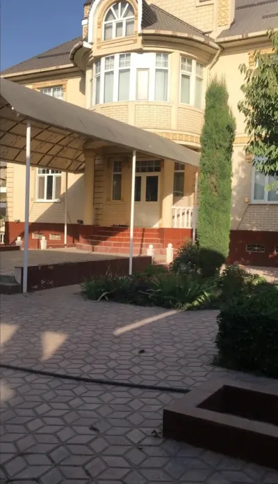 3-этажный, 10 комнатный дом, 600 м², Фирдавси