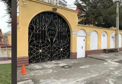 2-этажный, 12 комнатный дом, 600 м², И. Сомони