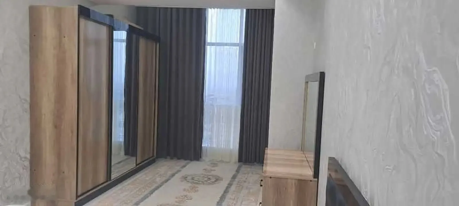 2-комн. квартира, 13 этаж, 75м², голубой экран