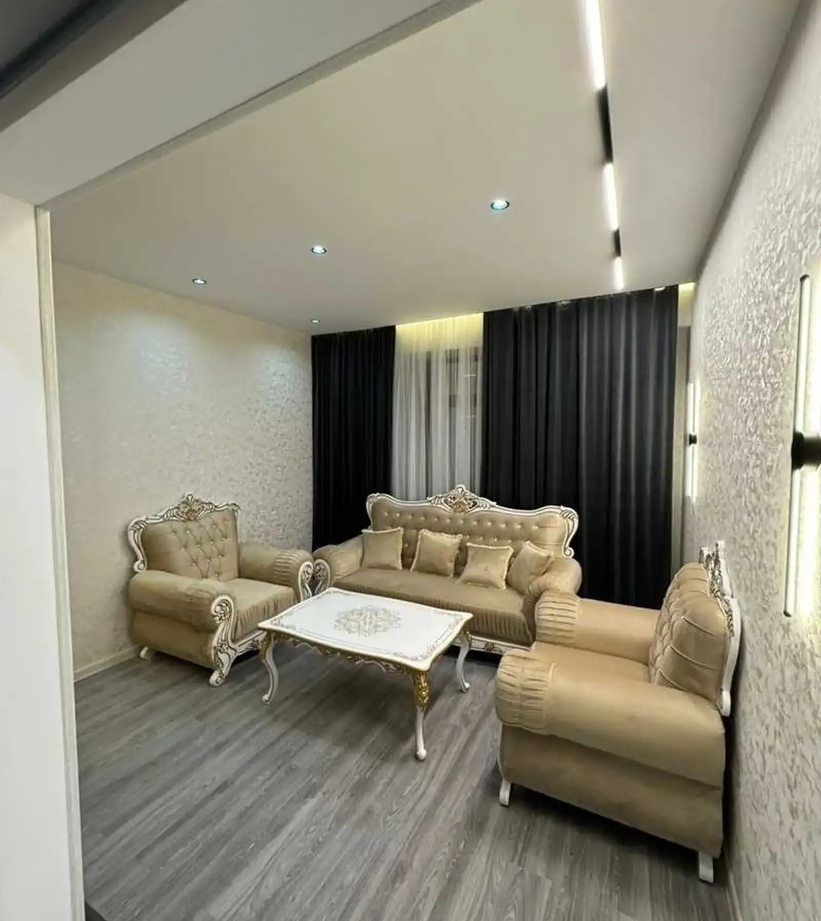 2-комн. квартира, 18 этаж, 80м², голубой экран