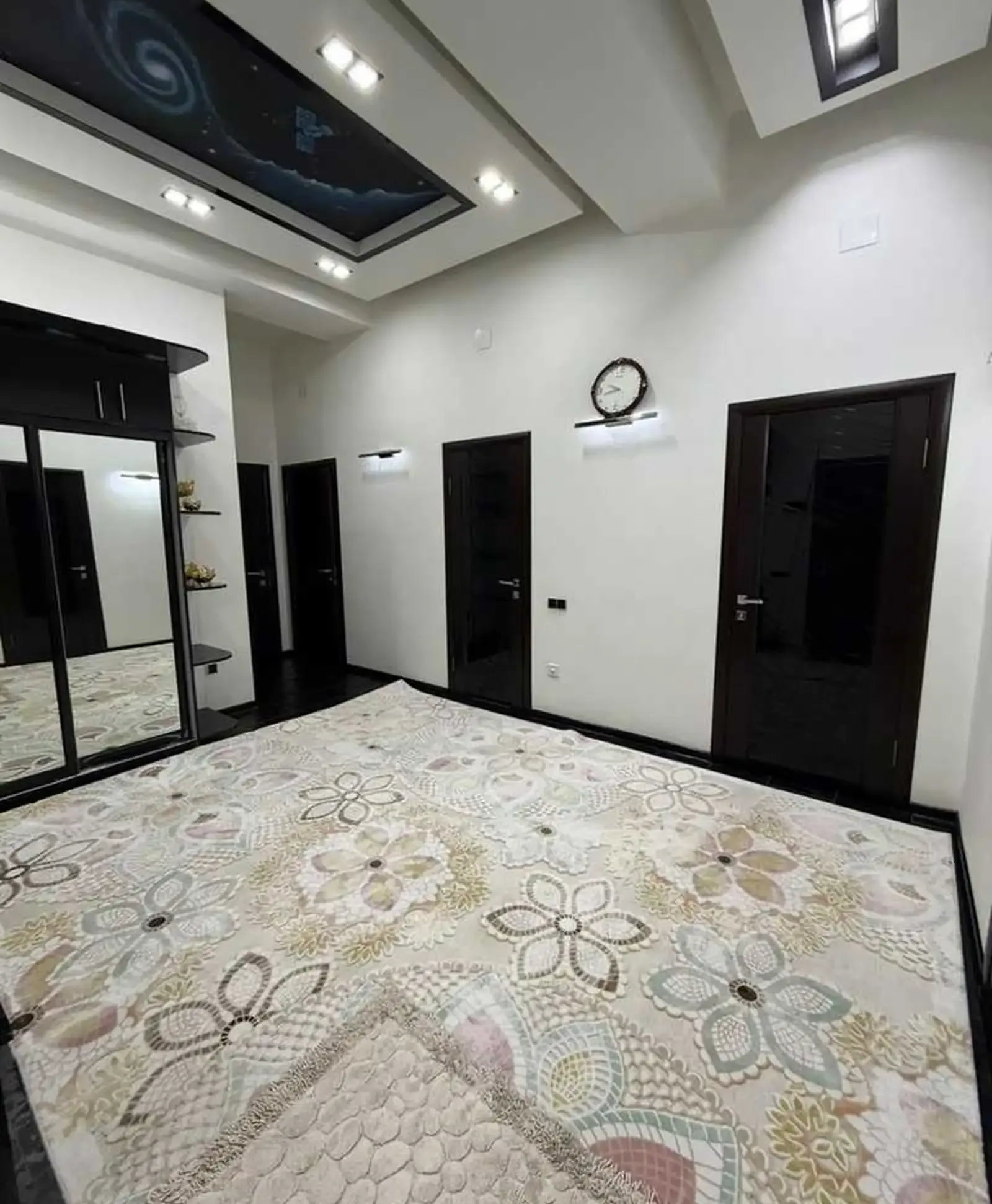 3-комн. квартира, 1 этаж, 155м², Сафо