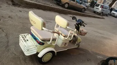 Трёхколёсный скутер