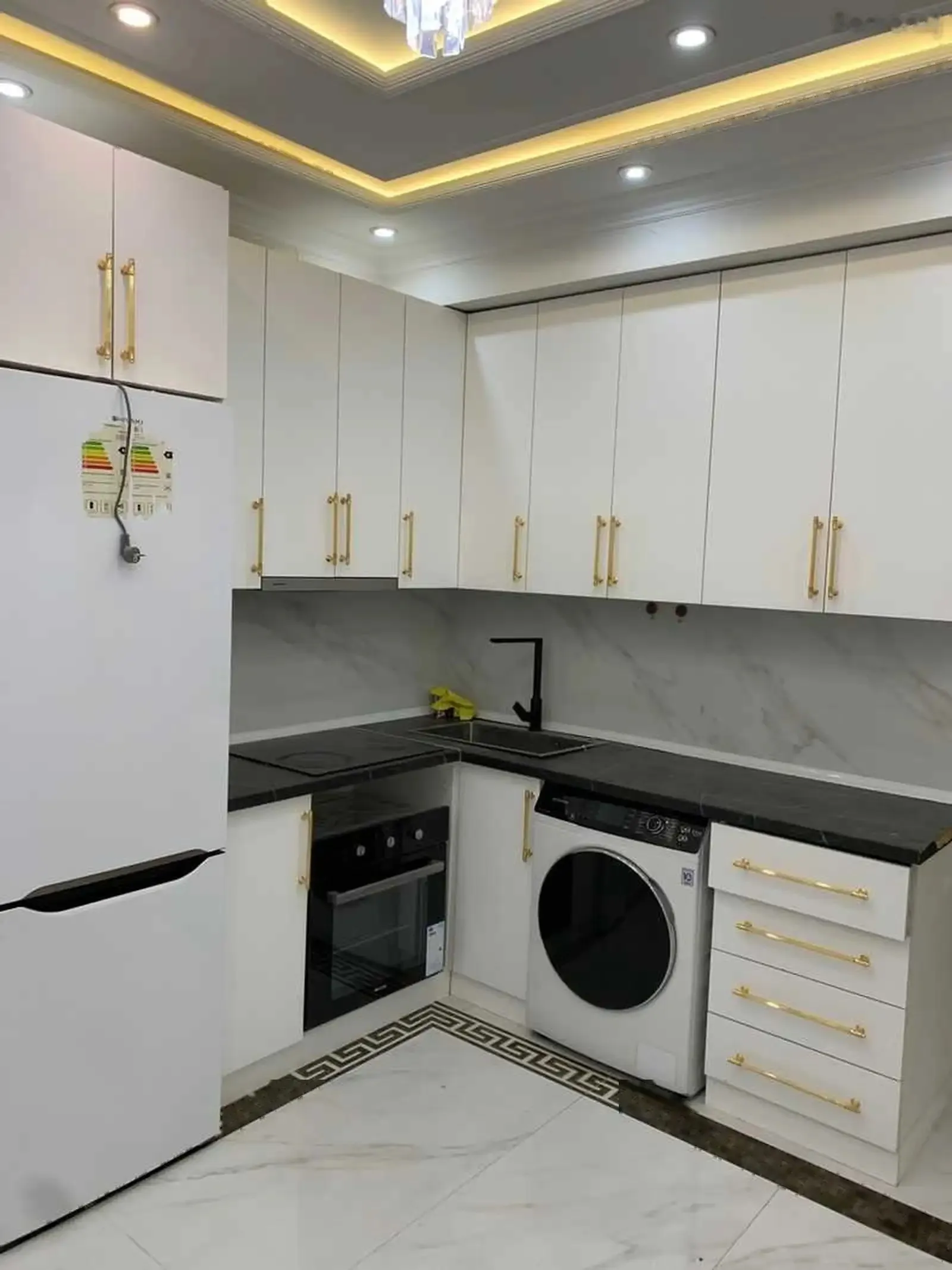 3-комн. квартира, 9 этаж, 80м², Шохмансур
