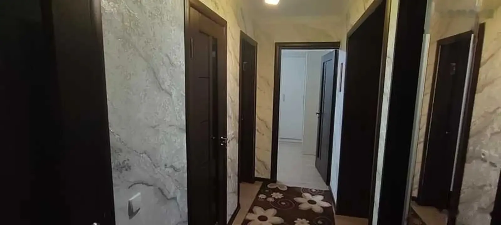 3-комн. квартира, 1 этаж, 63м², 82мкр