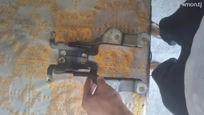 Петля капота Kia k7 — миниатюра 2