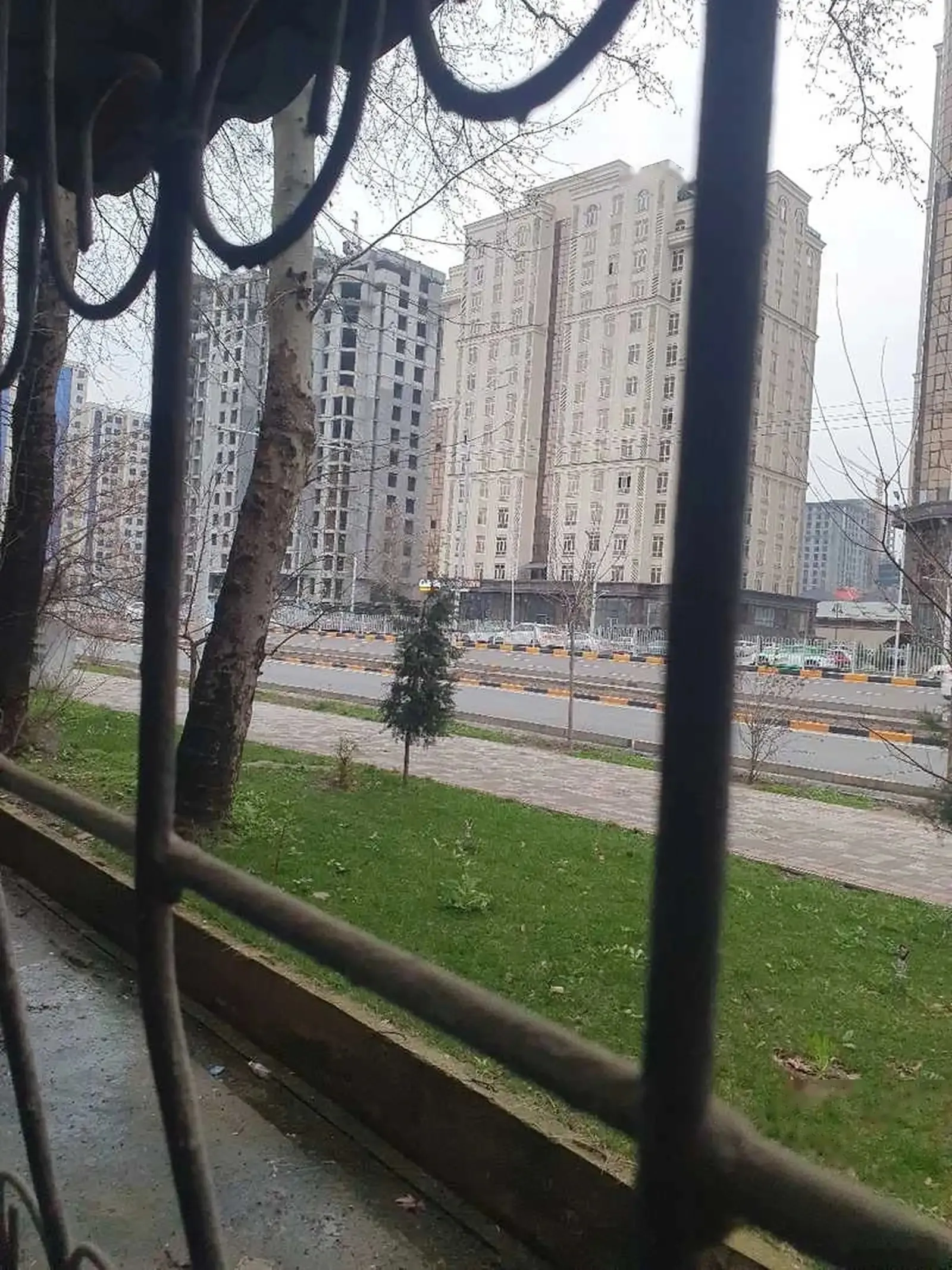4-комн. квартира, 1 этаж, 78м², 82мкр
