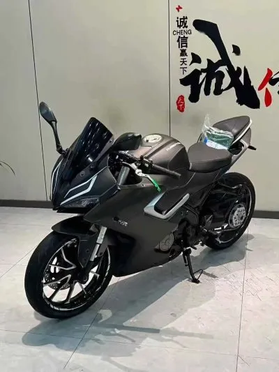 Мотоцикл QJMotor на заказ