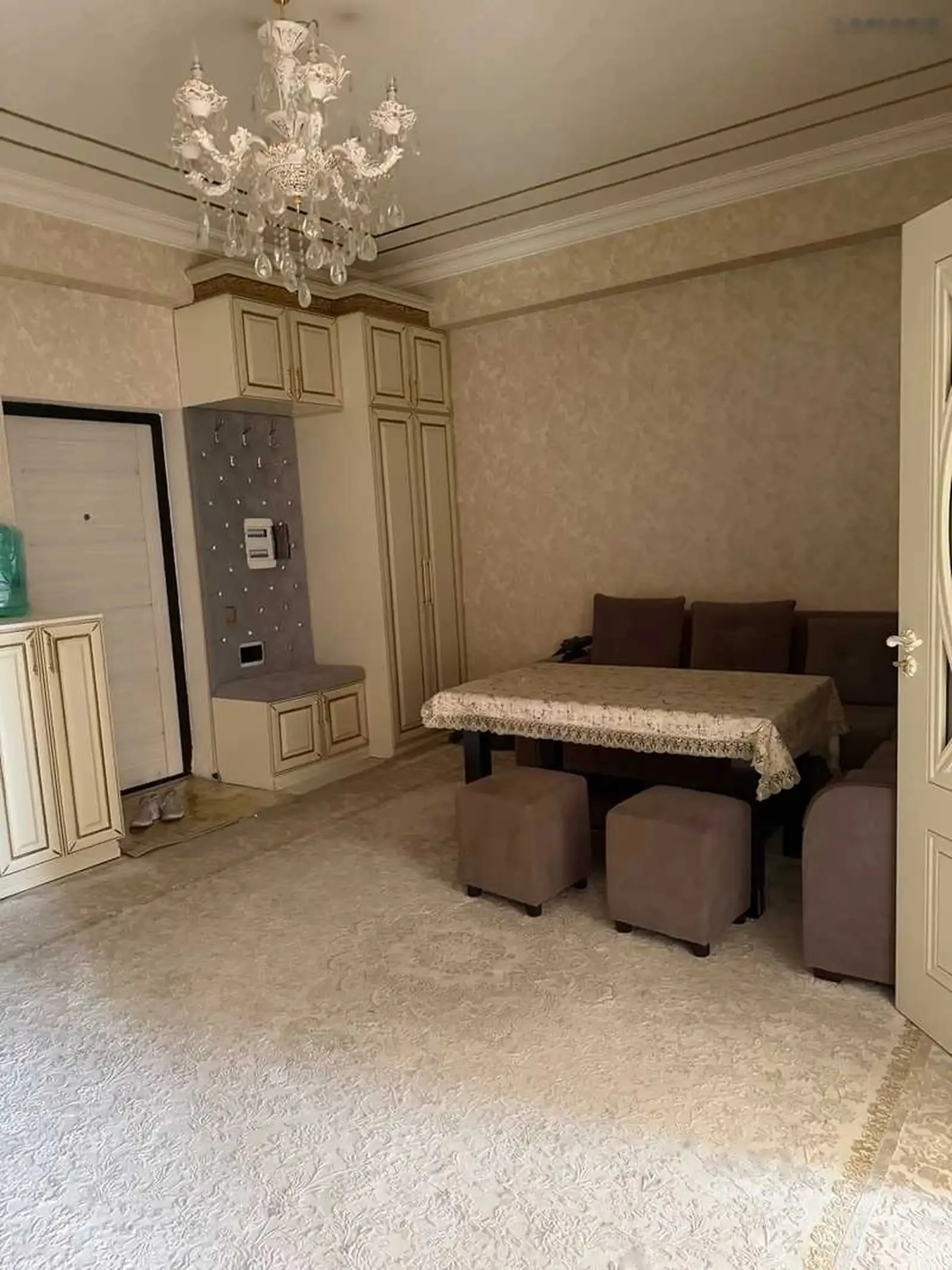 2-комн. квартира, 16 этаж, 65м², Голубой экран