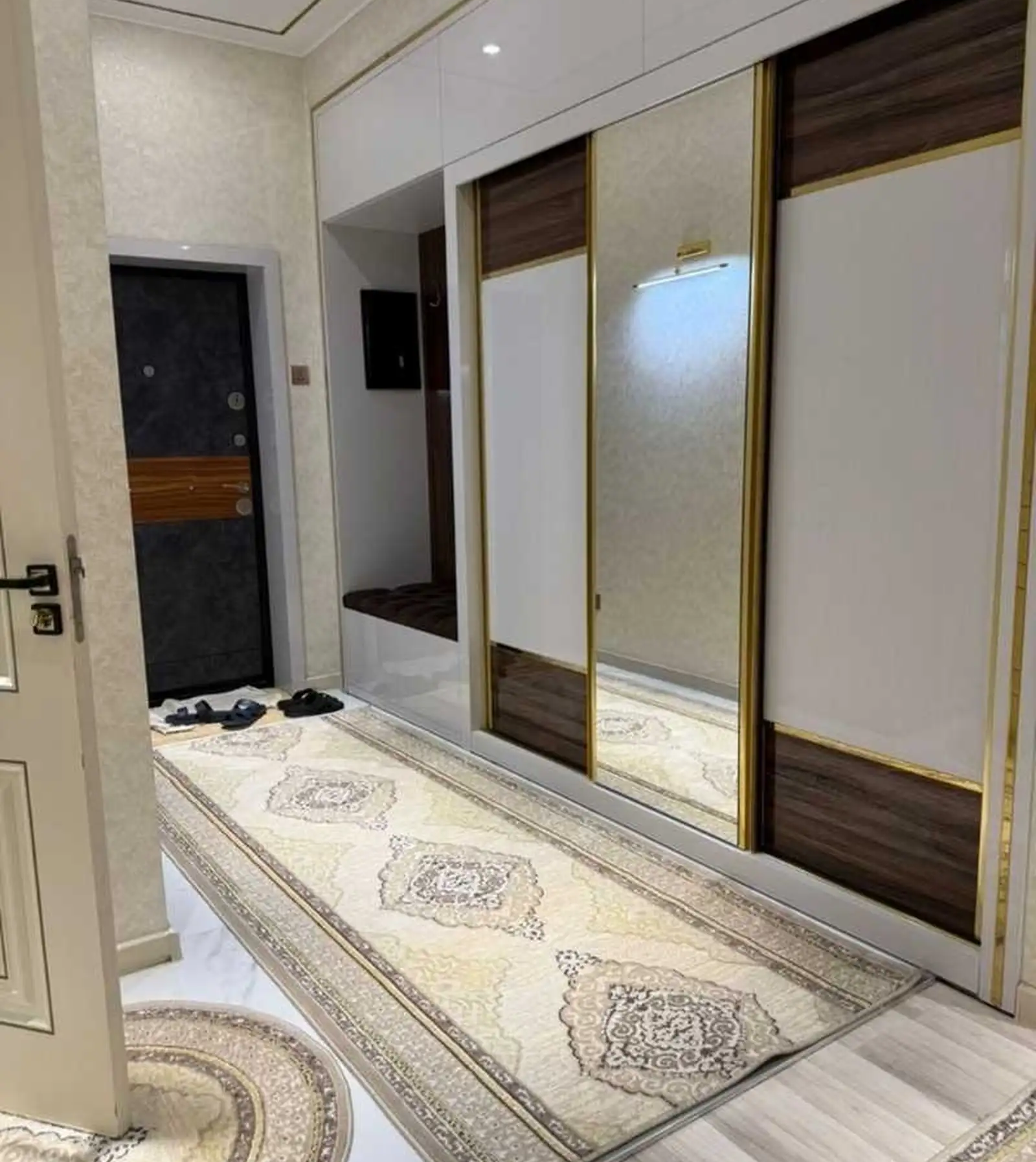 3-комн. квартира, 13 этаж, 110м², Шохмансур ру баруи Садбарг дом книжный мир Гелос