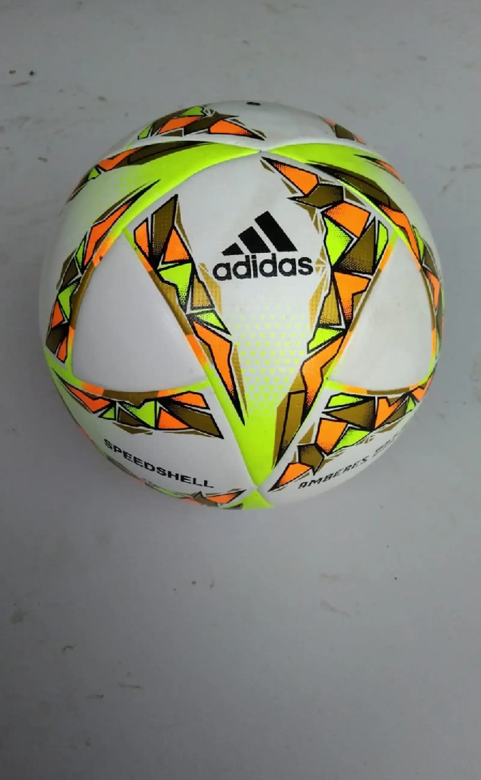 Туб Adidas