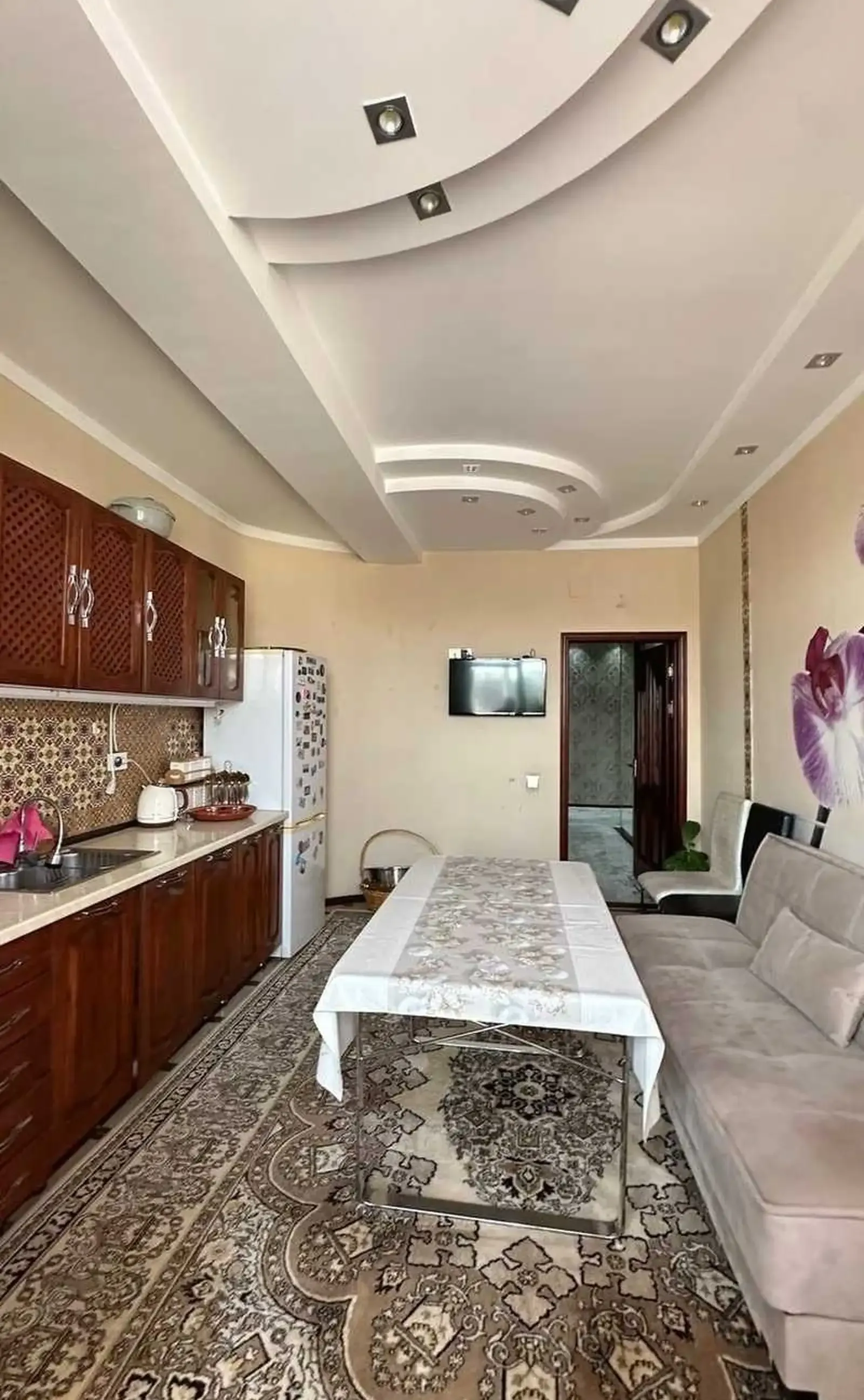 2-комн. квартира, 2 этаж, 102м², Сомони