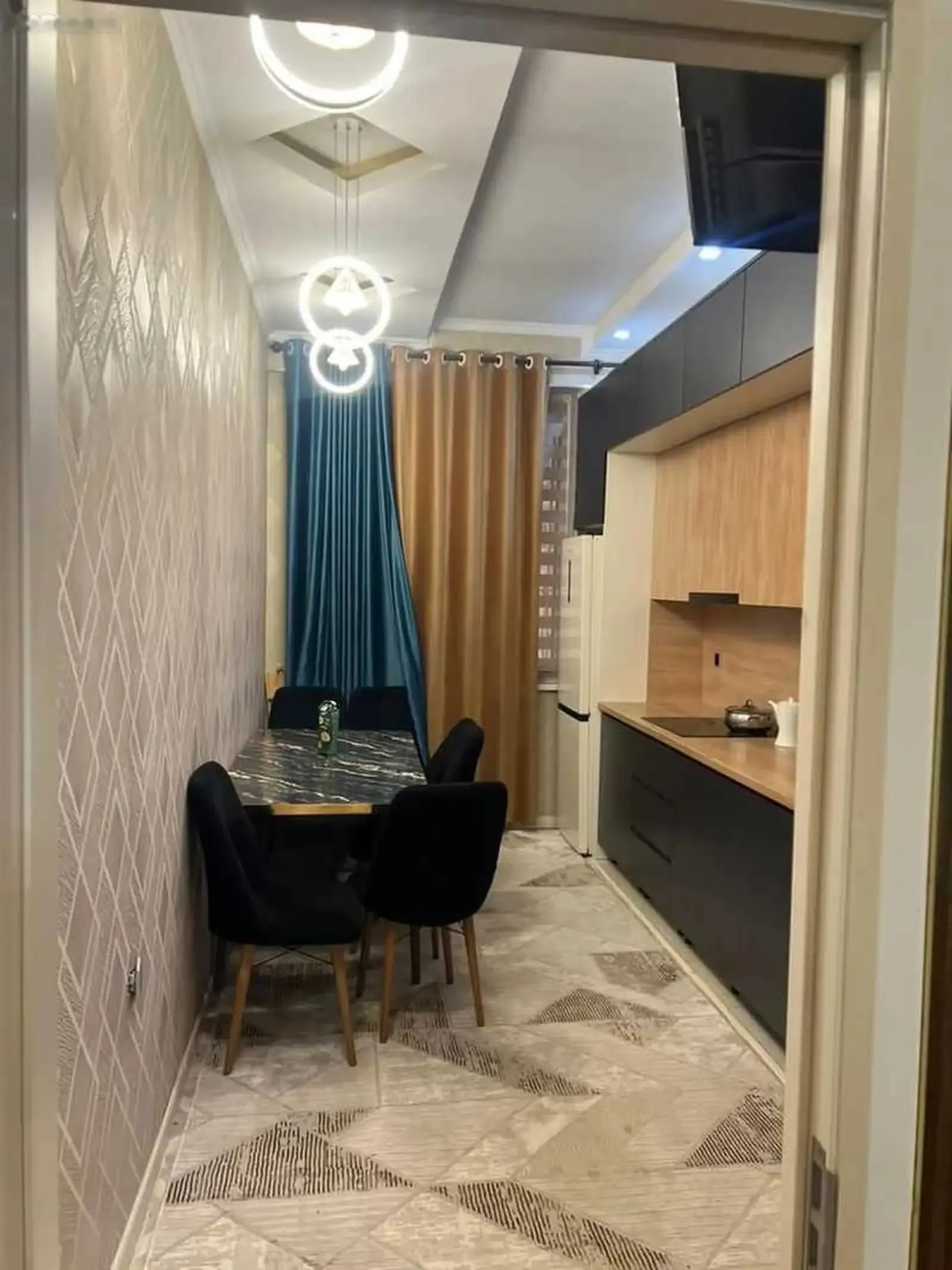 3-комн. квартира, 1 этаж, 100м², Сино