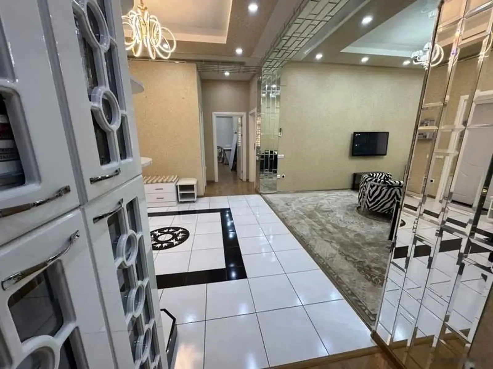 3-комн. квартира, 3 этаж, 118м², овир Султанбей