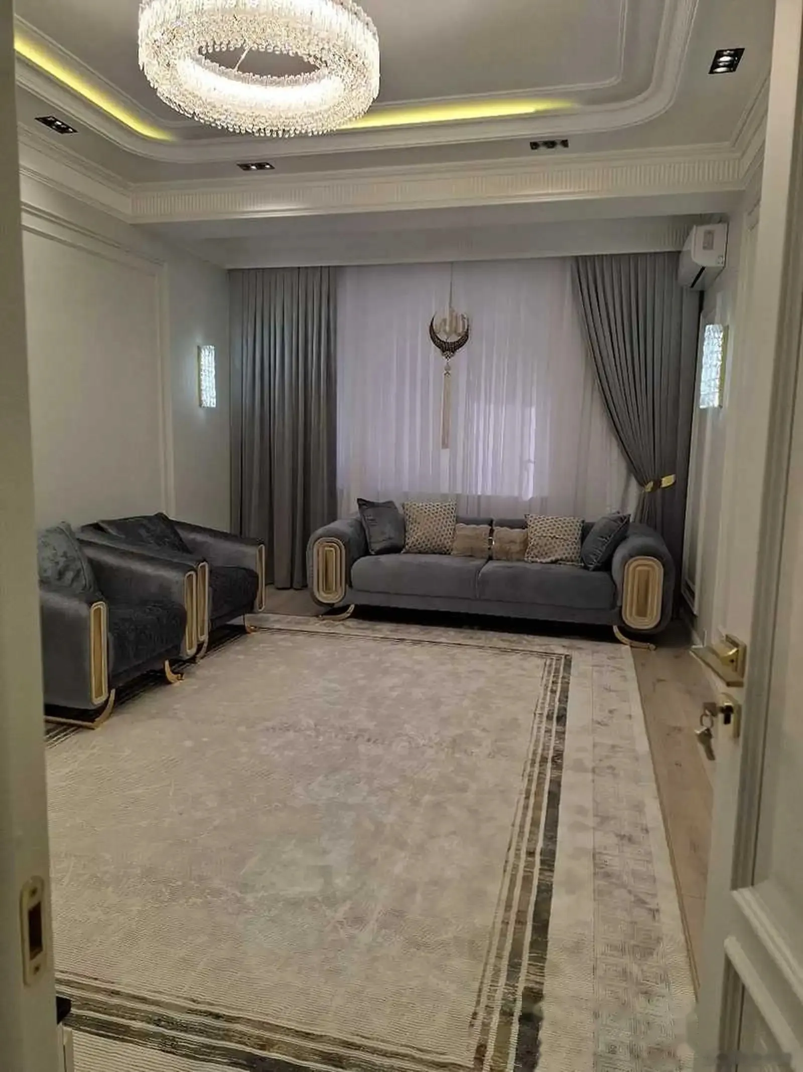 2-комн. квартира, 5 этаж, 75м², Овир