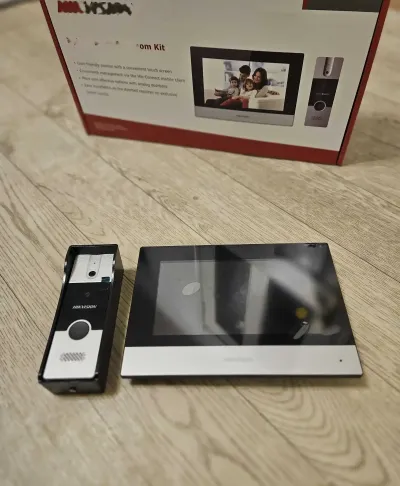 Домофон Хиквижин kis 302 WiFi
