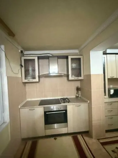 3-комн. квартира, 2 этаж, 70м², 103мкр