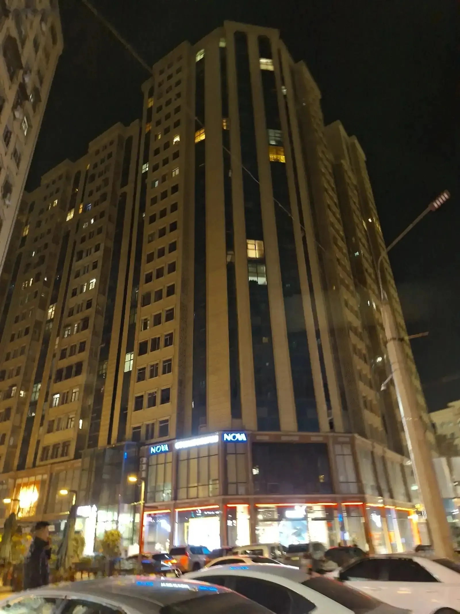 2-комн. квартира, 16 этаж, 52м², Шохмансур