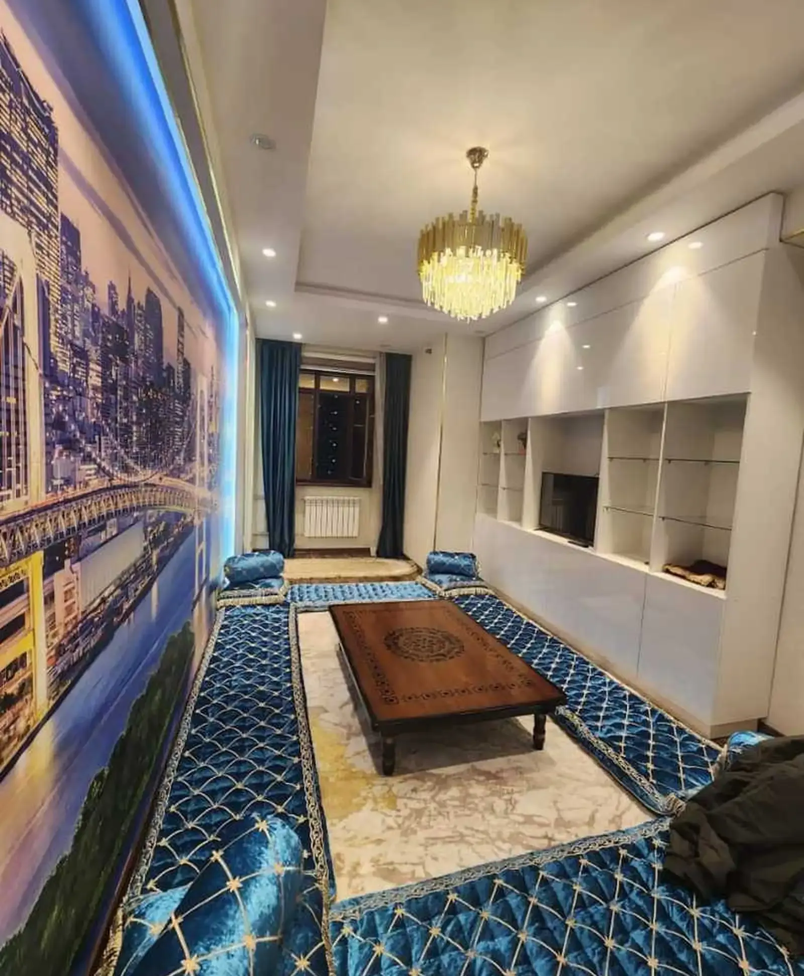 2-комн. квартира, 12 этаж, 72м², Чор Дома
