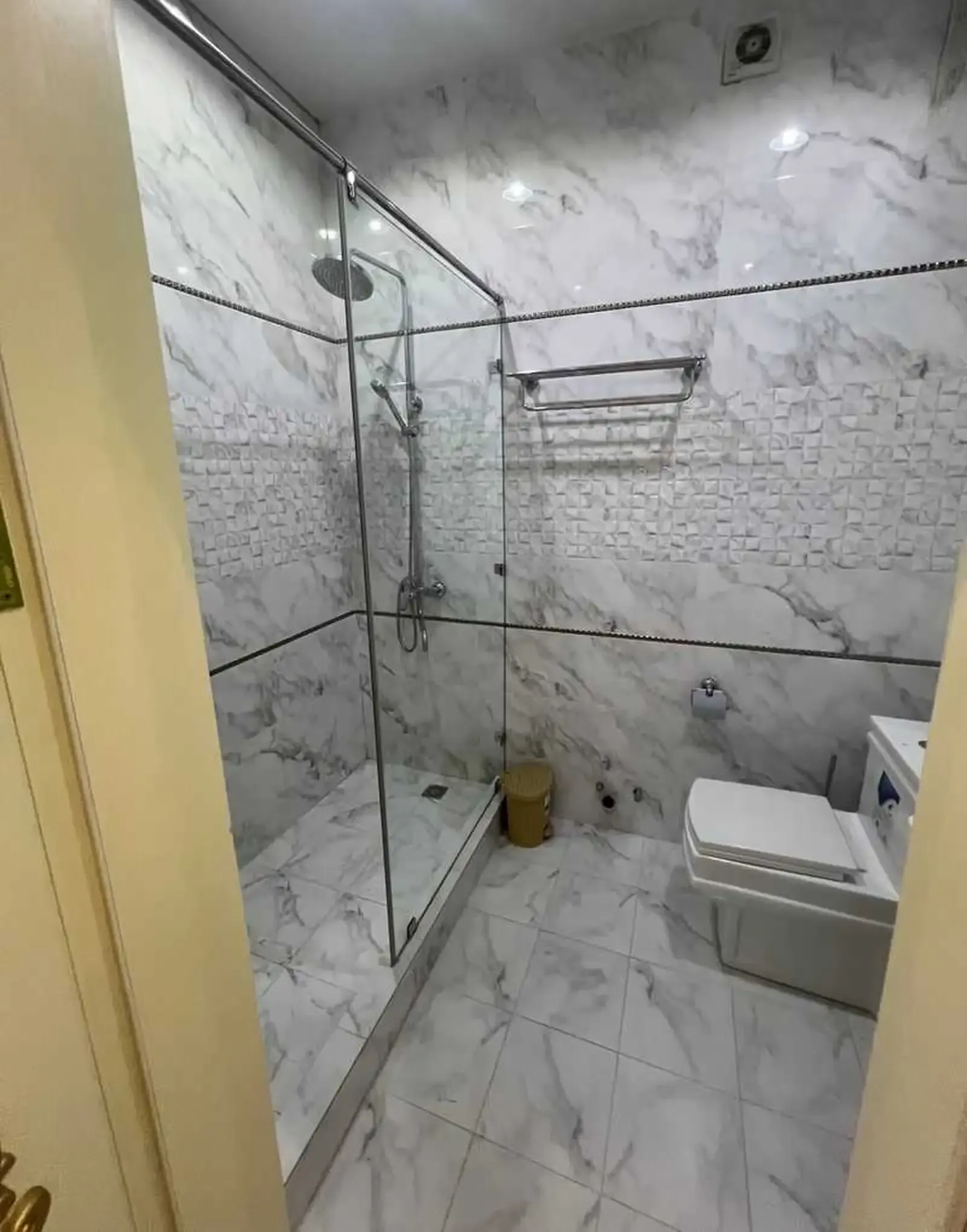 3-комн. квартира, 6 этаж, 122м², Повороти Аэропорт (4-дома)