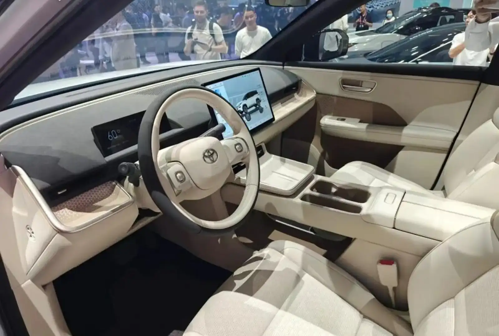 Toyota BZ3,