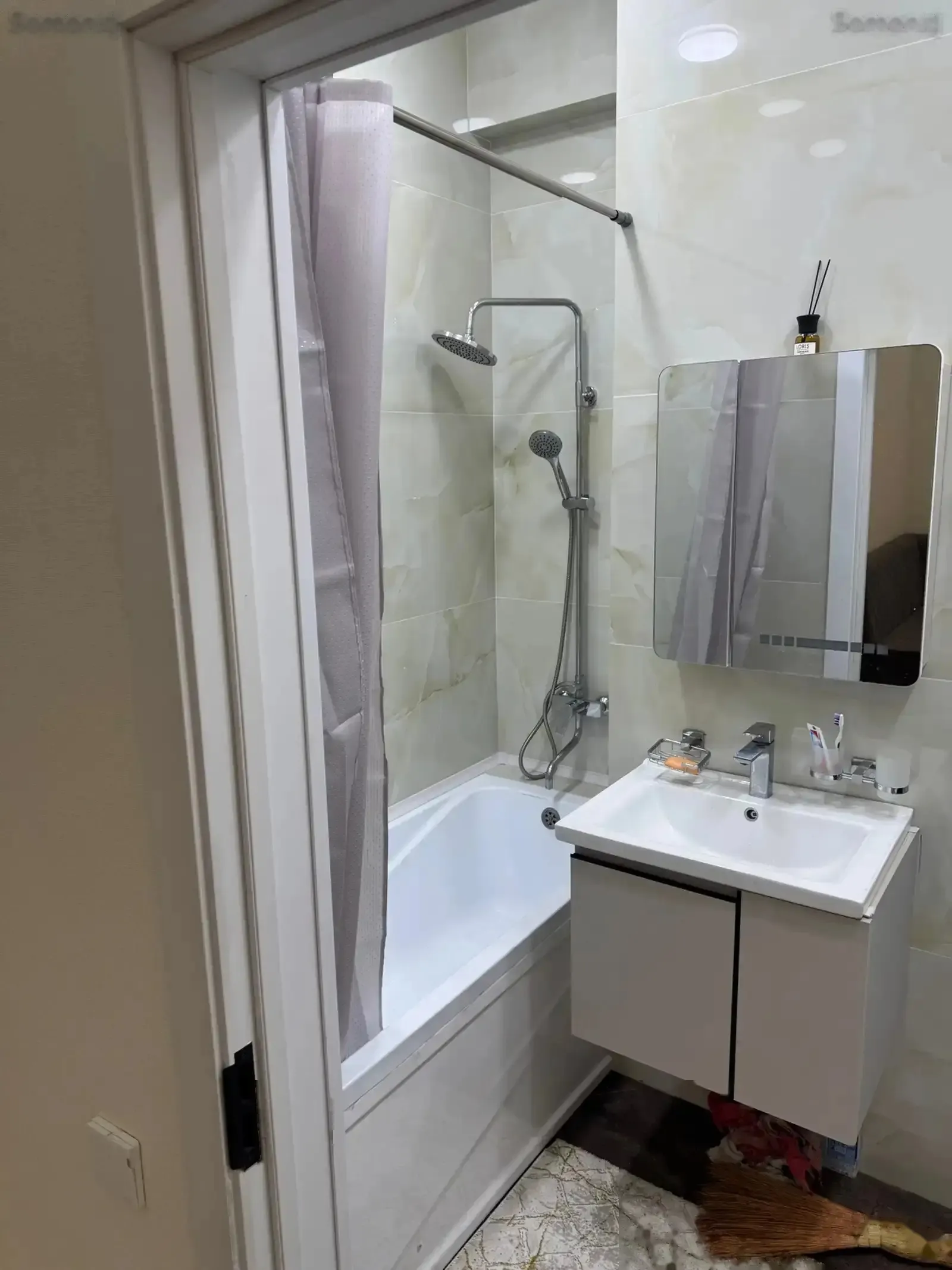 2-комн. квартира, 12 этаж, 58м², Шохмансур