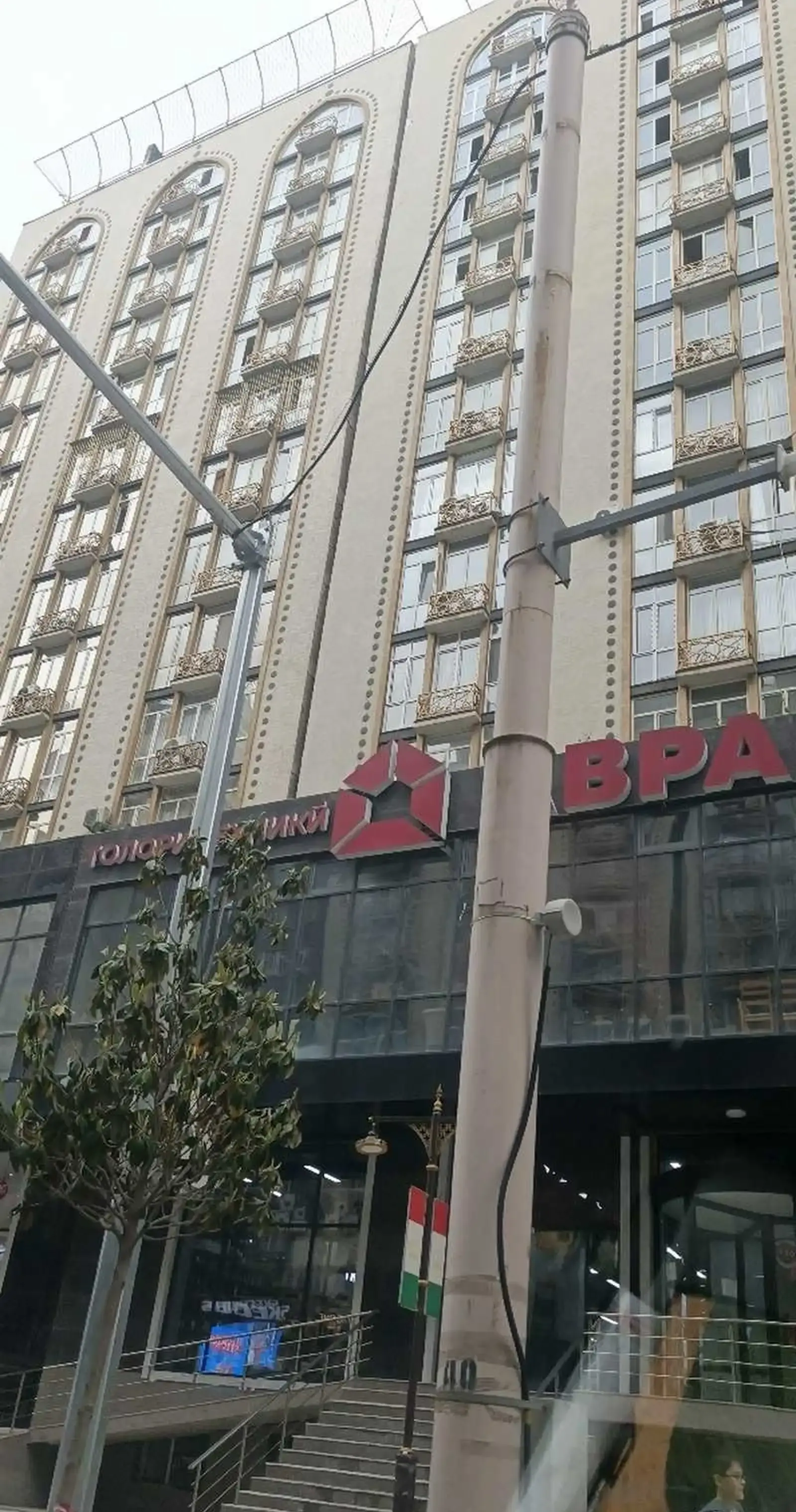 3-комн. квартира, 6 этаж, 78м², Шохмансур ( Султанбей рӯ ба рӯи доми Авранг)