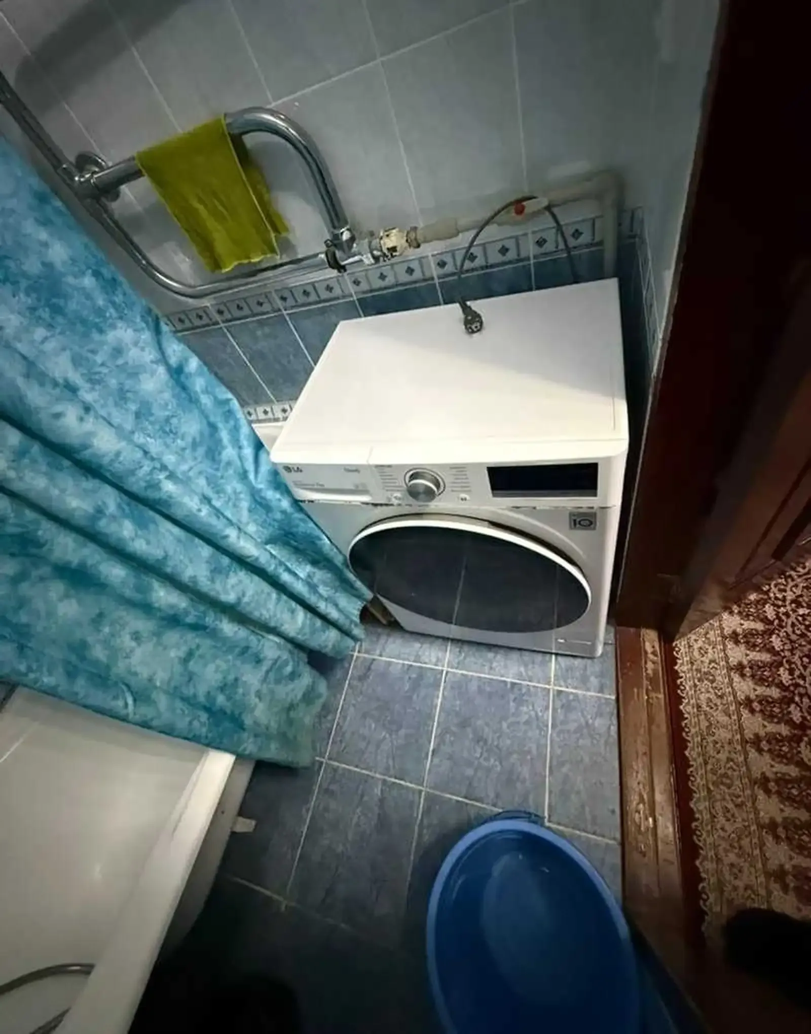 3-комн. квартира, 1 этаж, 67м², профсоюз больницаи маъюбон