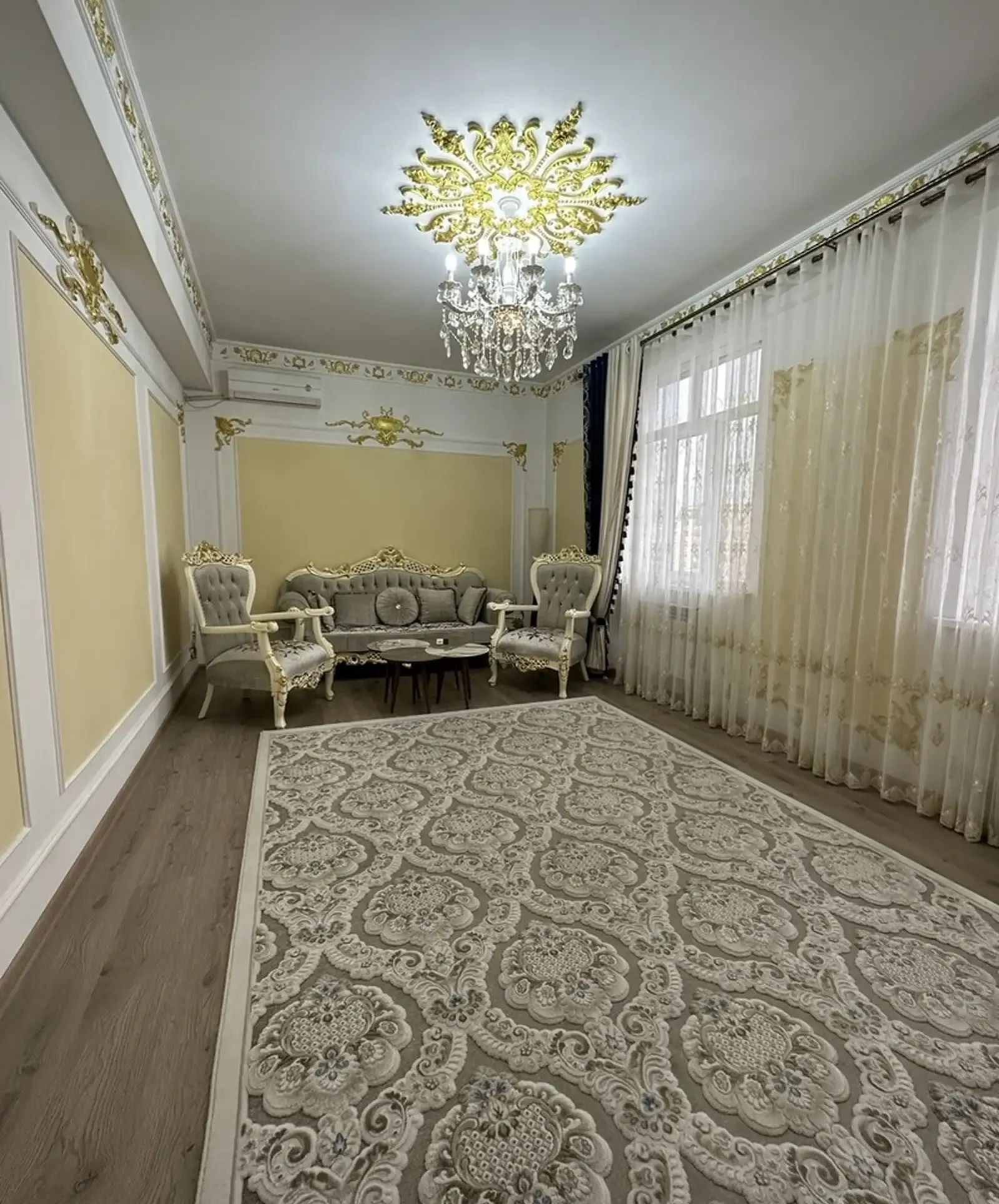 2-комн. квартира, 11 этаж, 82м², Парламент