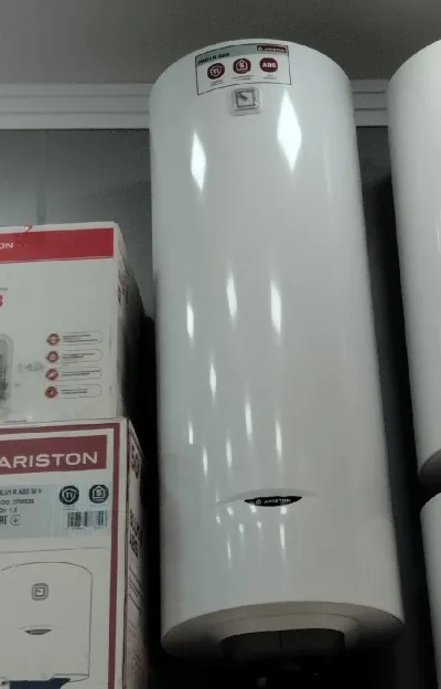 Водонагреватель Ariston 100л