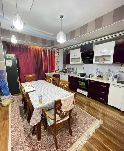 3-комн. квартира, 5 этаж, 156 м², Овир