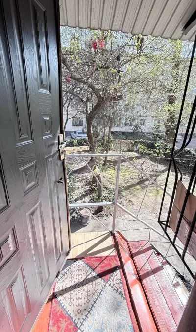 3-комн. квартира, 1 этаж, 76 м², Сино 103мкр Сияриен
