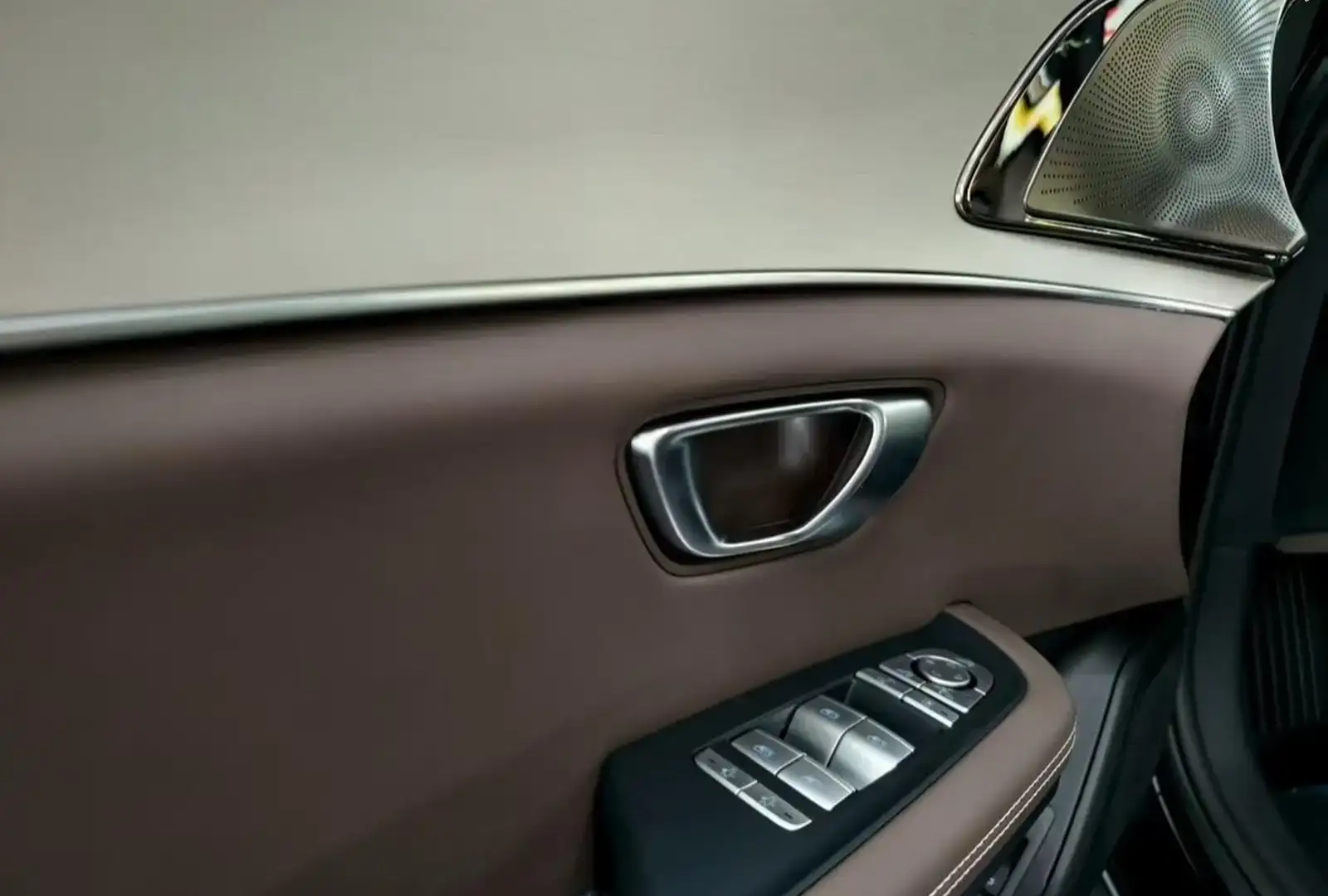 BYD Е9,
