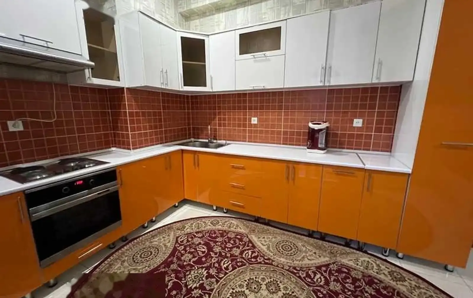 3-комн. квартира, 11 этаж, 140м², Сомони