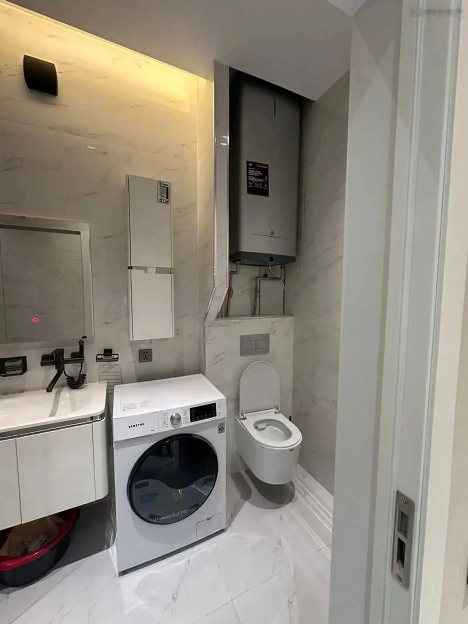 2-комн. квартира, 17 этаж, 98м², белый дом