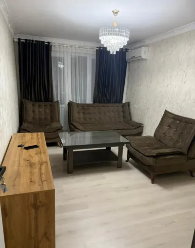 3-комн. квартира, 4 этаж, 68м², Профсоюз, главный Ёвар