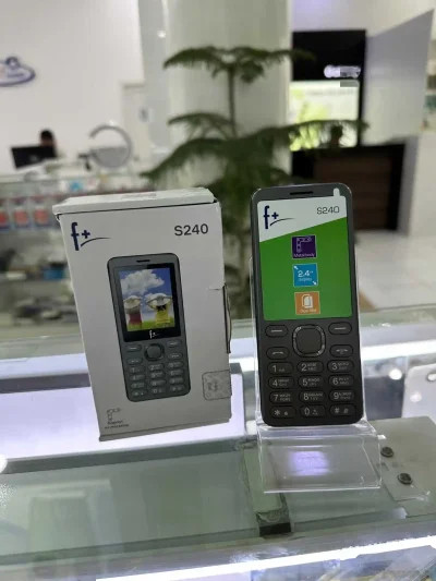 Мобильный телефон F+ S