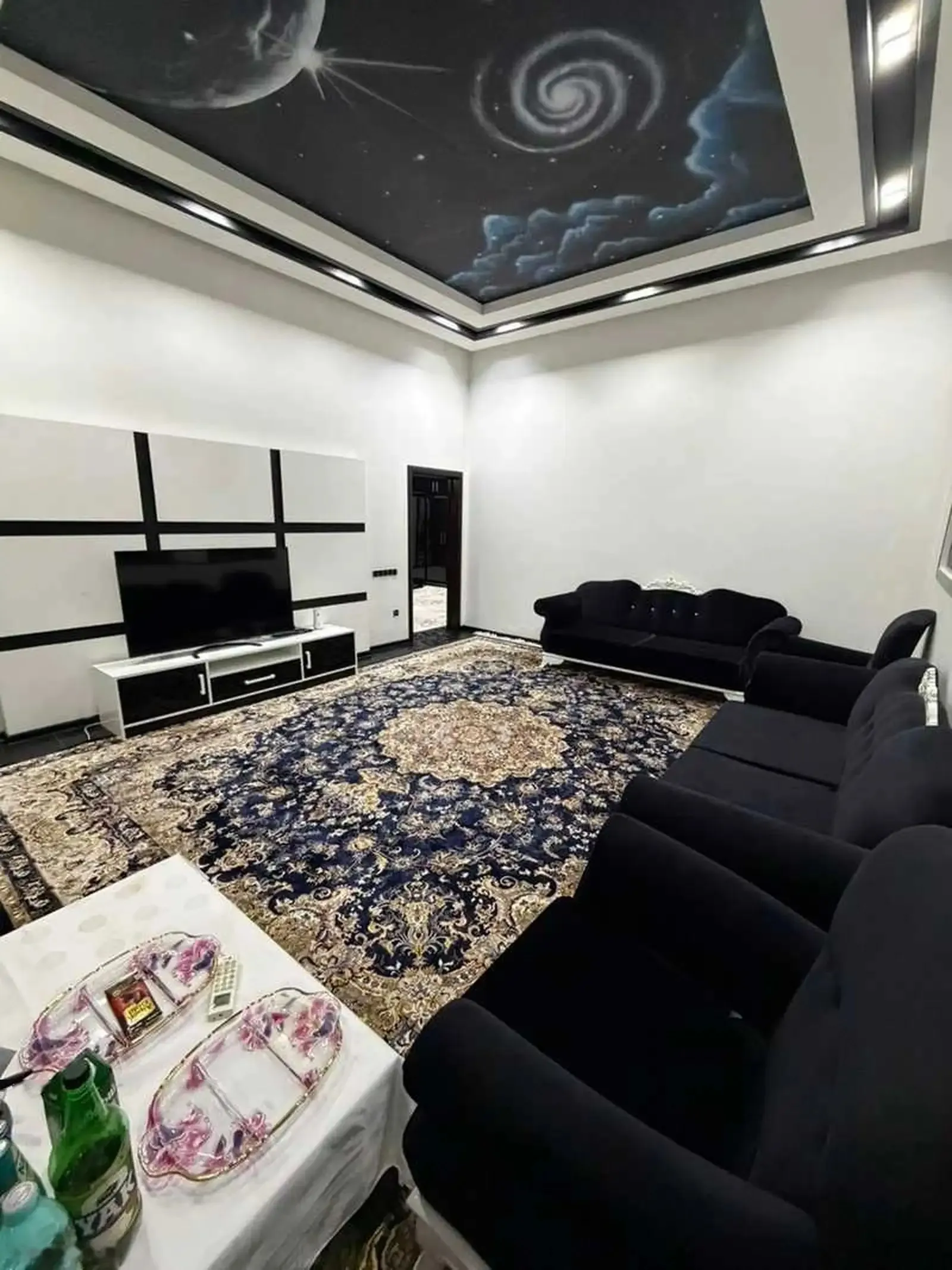 3-комн. квартира, 1 этаж, 160м², Сафо