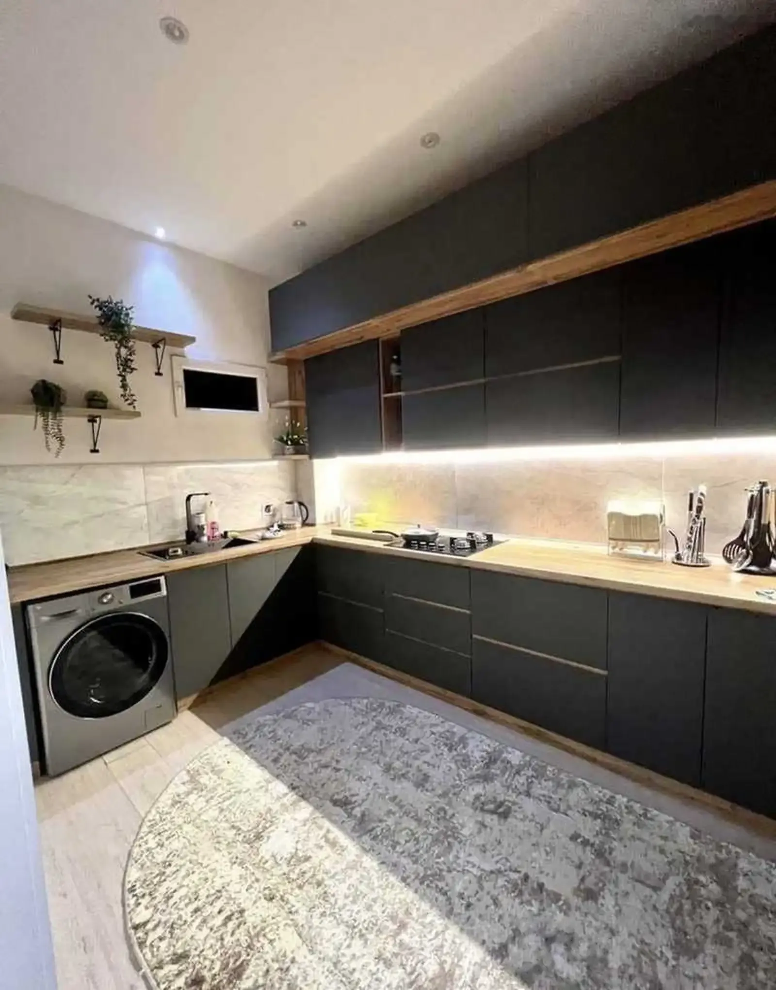 4-комн. квартира, 9 этаж, 200м², Шоҳмансур, ру ба руи Садбарг, доми Гелос
