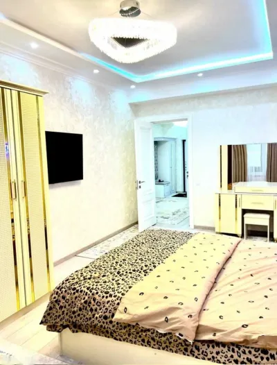 2-комн. квартира, 18 этаж, 90м², Шохмансур